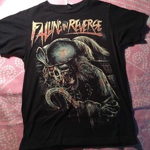 falling in reverse pirate tshirt xs